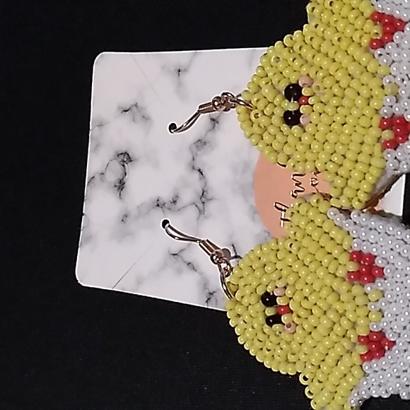 Easter beaded Earrings hypoallergenic chicks yellow & white 2  x 1.5 inch - Picture 4 of 5